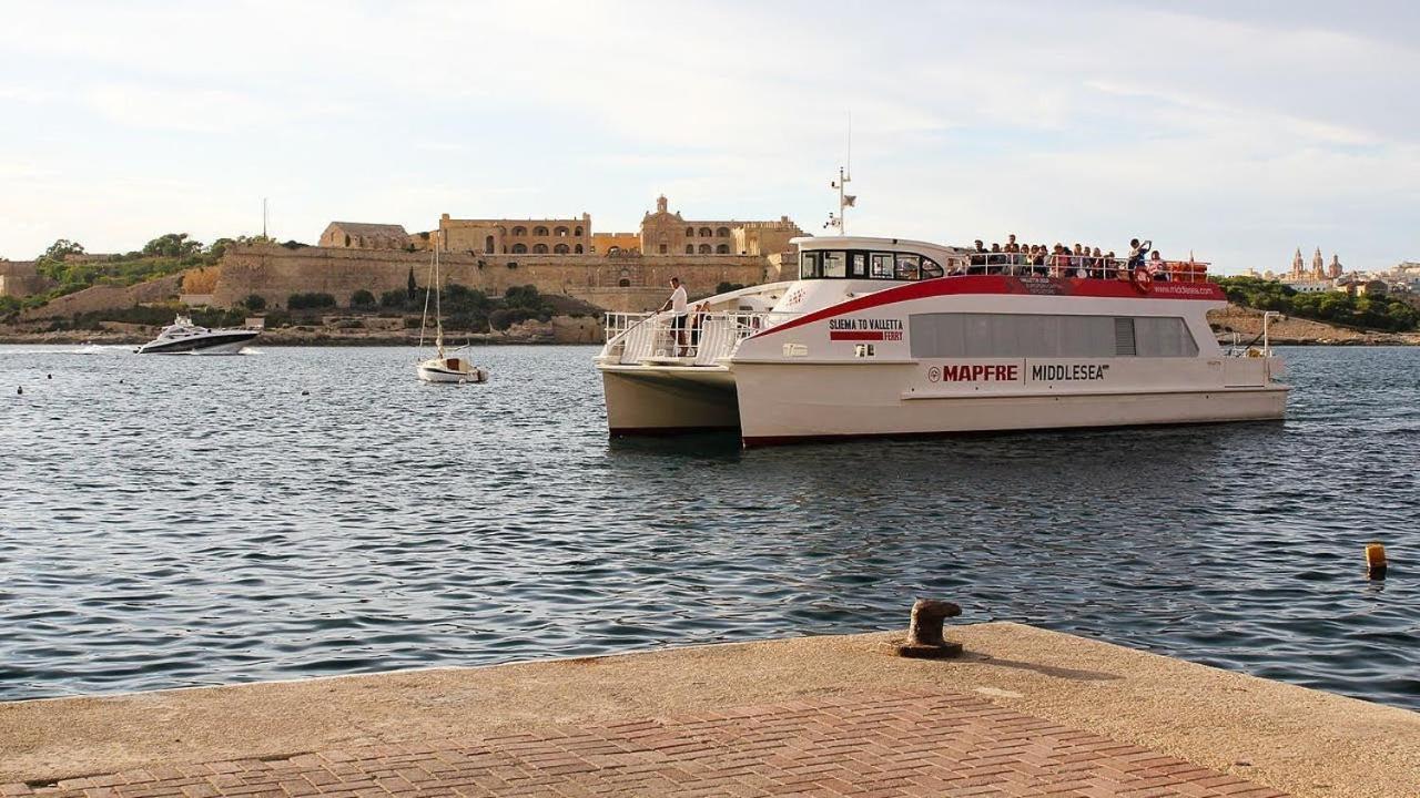 Deluxe Apartment Steps To St George'S Bay San Ġiljan Extérieur photo