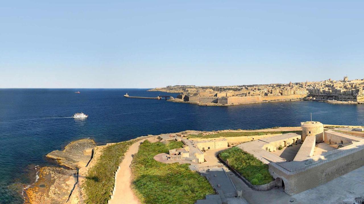 Deluxe Apartment Steps To St George'S Bay San Ġiljan Extérieur photo
