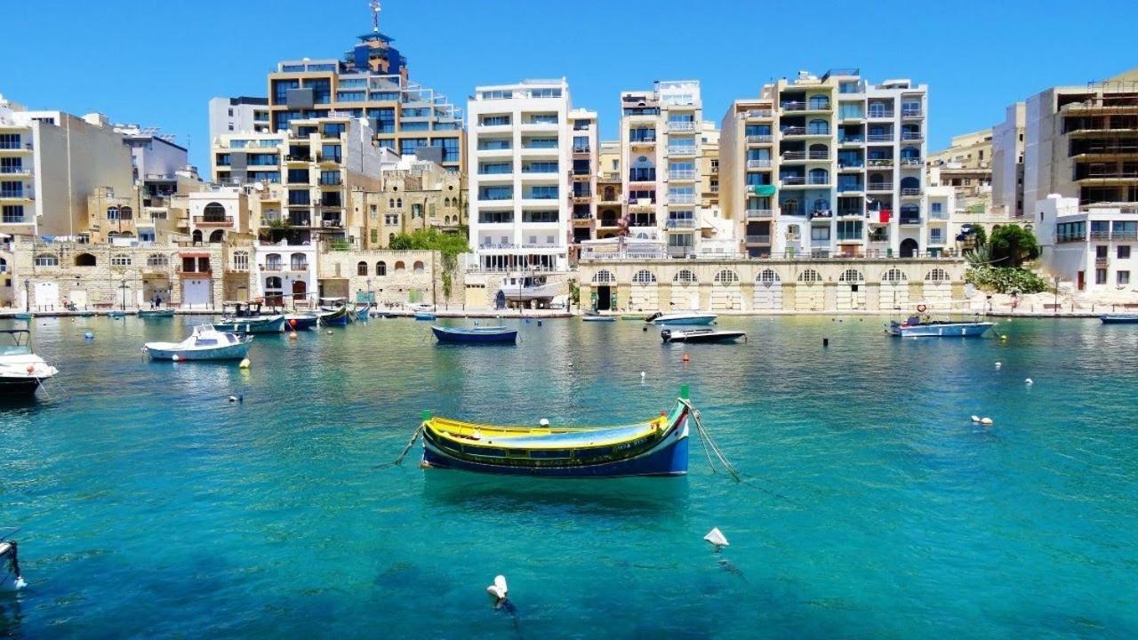Deluxe Apartment Steps To St George'S Bay San Ġiljan Extérieur photo