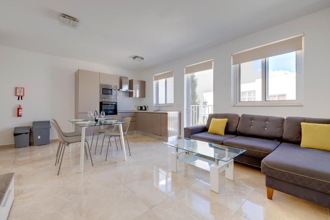 Deluxe Apartment Steps To St George'S Bay San Ġiljan Extérieur photo
